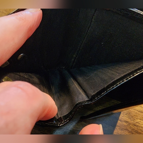 Chanel Patent Leather Trifold Compact Wallet - Picture 4 of 10